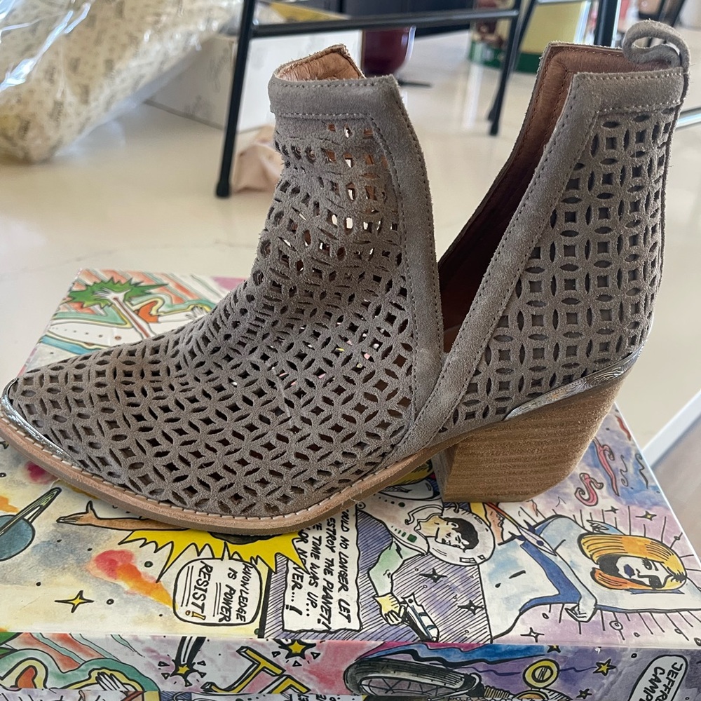 Nwt Jeffrey Campbell Ankle Boots size 8.5